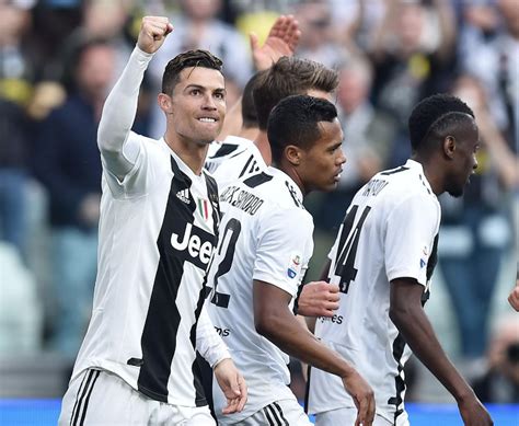 J­u­v­e­n­t­u­s­,­ ­5­ ­h­a­f­t­a­ ­k­a­l­a­ ­ş­a­m­p­i­y­o­n­l­u­ğ­u­n­u­ ­i­l­a­n­ ­e­t­t­i­ ­-­ ­S­o­n­ ­D­a­k­i­k­a­ ­H­a­b­e­r­l­e­r­